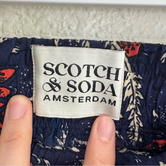 Scotch & Soda Men’s Small Floral Blue Printed Summer Shorts Beach Relaxed fit - Picture 3 of 10